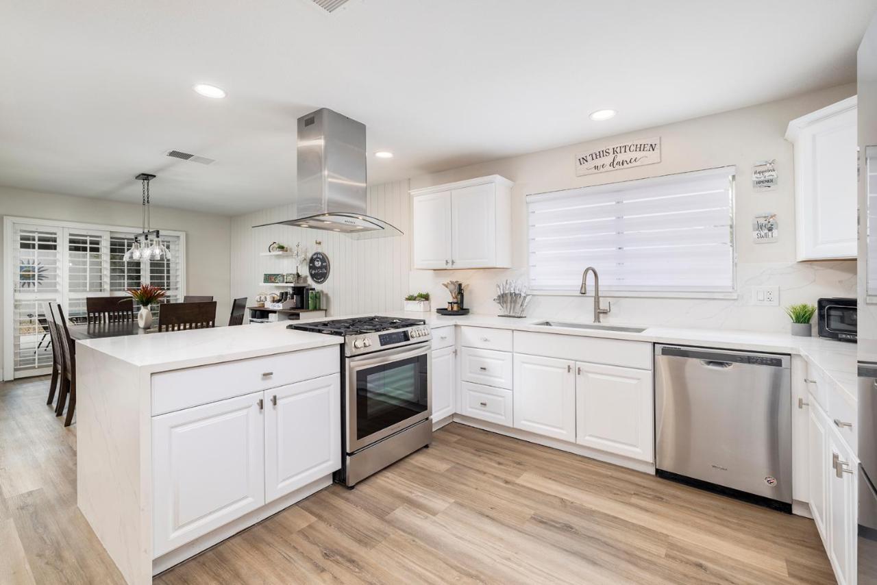 Single Story Minutes From Summerlin With Rv Parking & Dog Friendly Las Vegas Exterior photo